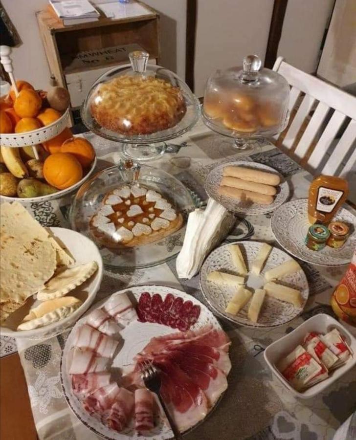 B&B E Home Restaurant S'Ispera Monolocale Uso Esclusivo Fonni Εξωτερικό φωτογραφία