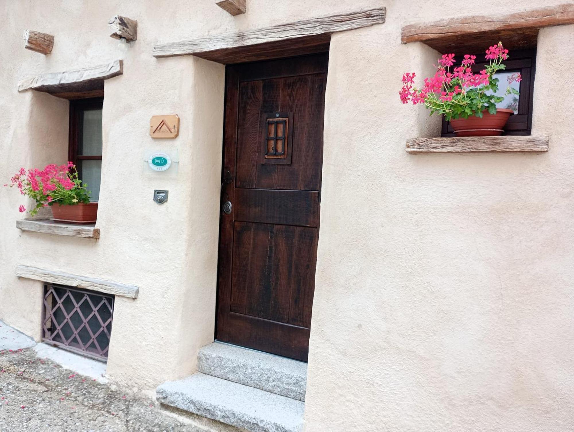 B&B E Home Restaurant S'Ispera Monolocale Uso Esclusivo Fonni Εξωτερικό φωτογραφία